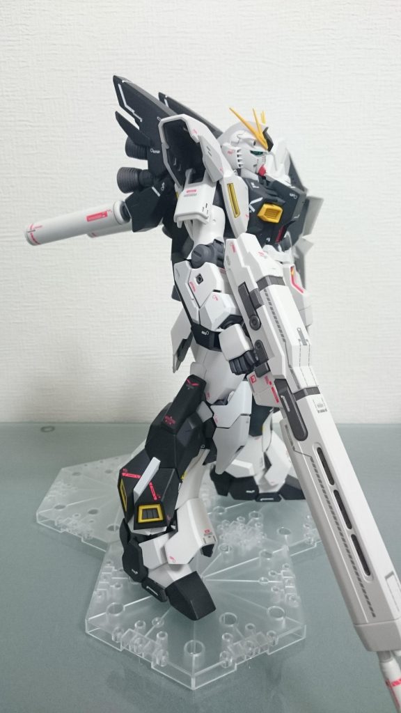 胸のダクトはMk-IIの物にしようと思いましたが、νガンダムから移植です。