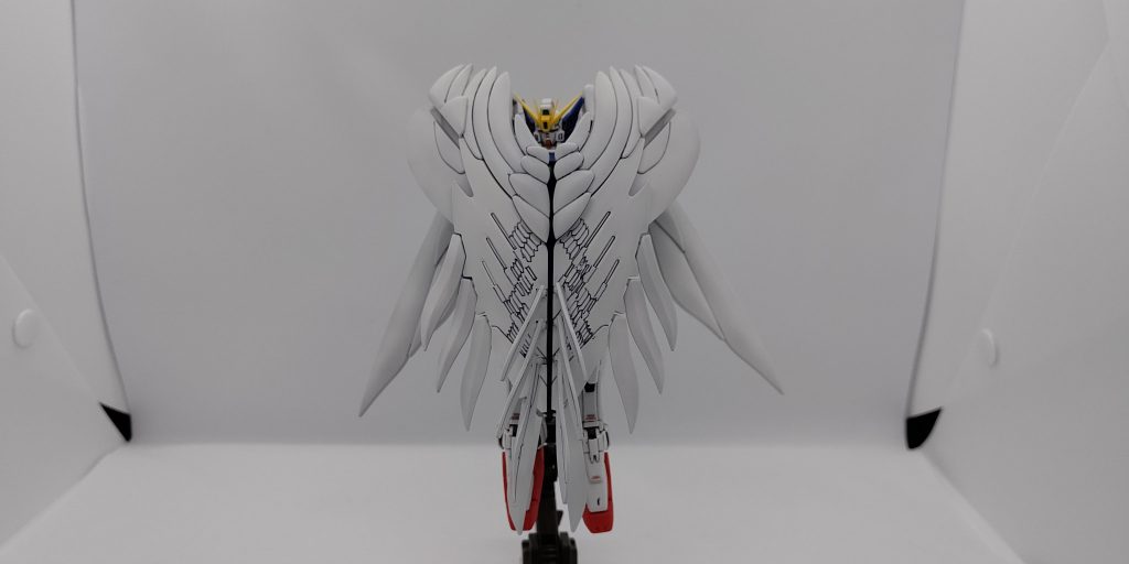 大気圏短期突入の時の状態(？)です。ウィングゼロは公式のポージングがどれも格好いいから真似る以外思い付かない………