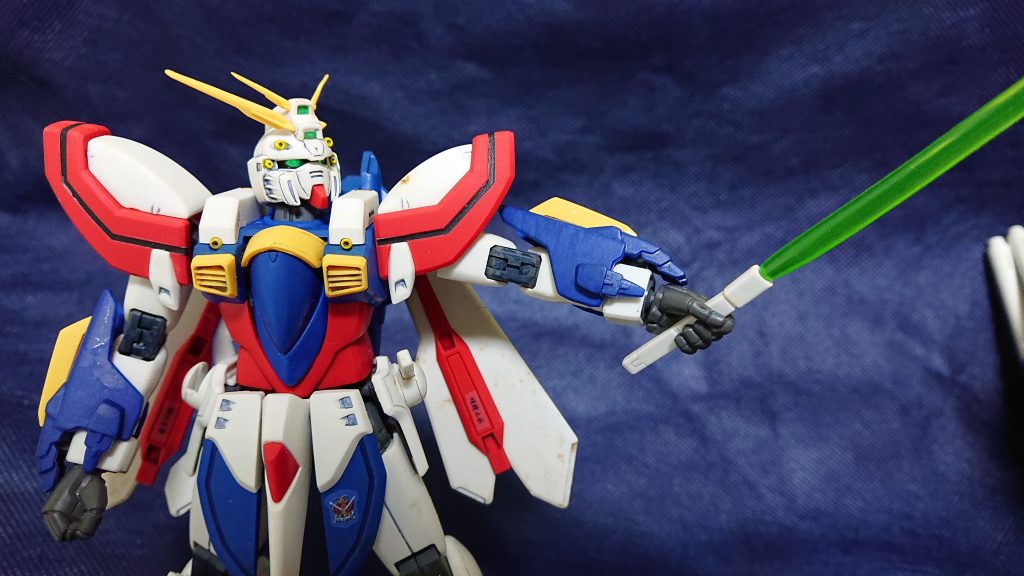 もうわかりましたかな？左のアンテナが折れて無くなってました。なので、写真は全て左に向いてます