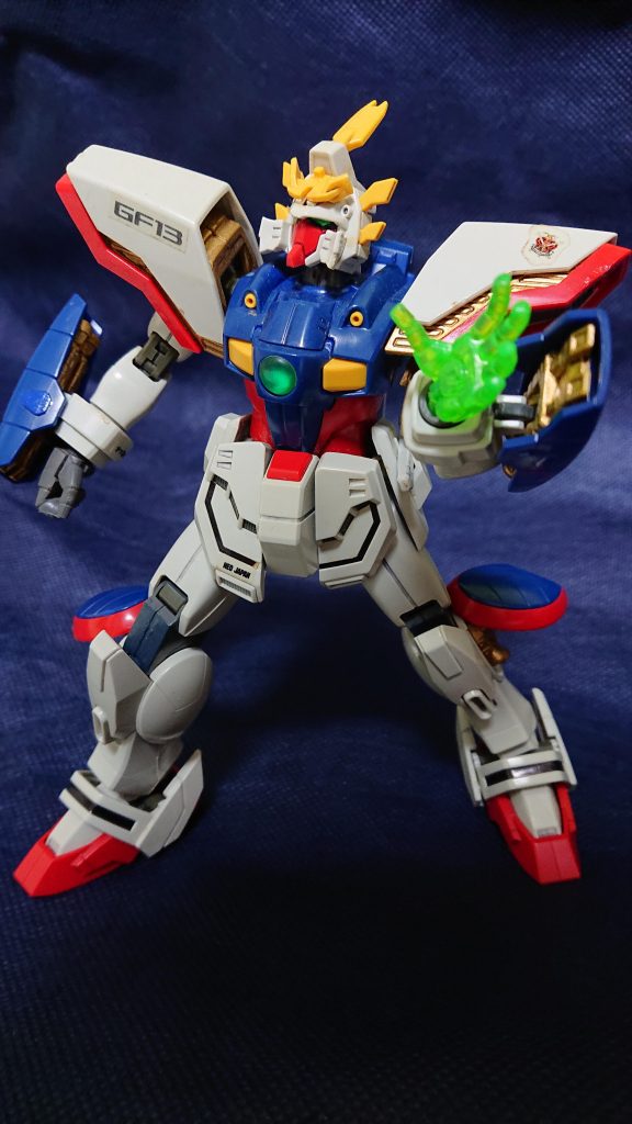 部品流用したシャイニングガンダム👌アンテナがボキボキ…👼一応、ハイパーモードで記録しました。２台とも良い機体でした。今の機体は改修されているのかな🎵