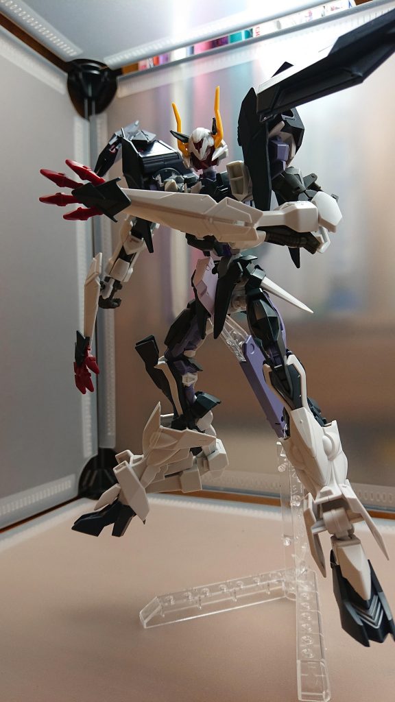 以上ロードアストレイリメイクでした結構1/100の腕がいい味を出してます初めてＨＧを改造したけどやっぱり1/100の方が改造しやすいなと個人的に思いました