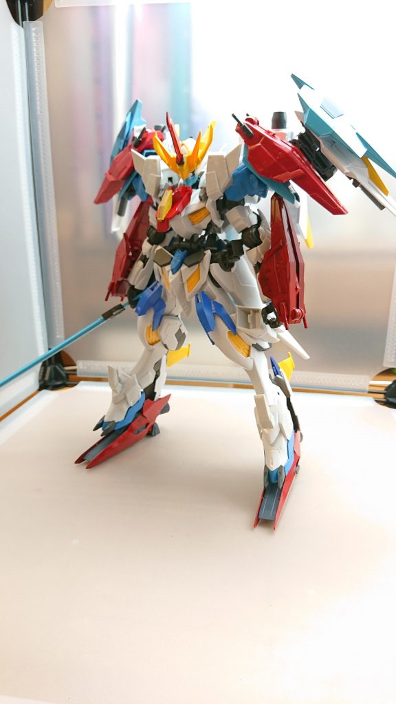 戦いを終えた晴空とそのパイロットは夕暮れと共にその姿を消しまた違う国へ渡って旅を続けるだろうしかし二度と会えない訳ではない地球が存在する限り空がある限り彼と再開するのはそう遠くないかもしれない