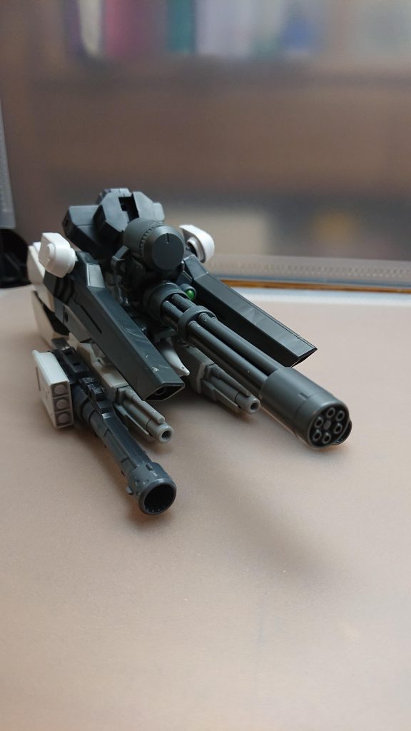 支援機 雨空(アマゾラ)晴空が使用する砲撃型の後方支援機あらゆる遠距離装備が搭載されており、遠くから敵に攻撃を仕掛ける