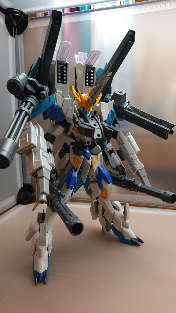 戦闘が終わる時そこから見える光景は無数の弾丸の豪雨が止み焼け野原だけが残っているそこに敵機体の姿はなく残っているのは晴空のみとなる