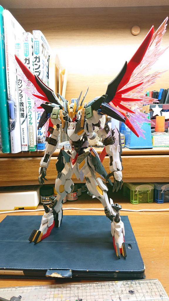 改造その5ウィングのクリアパーツを装着脚部にジャンクパーツを使用