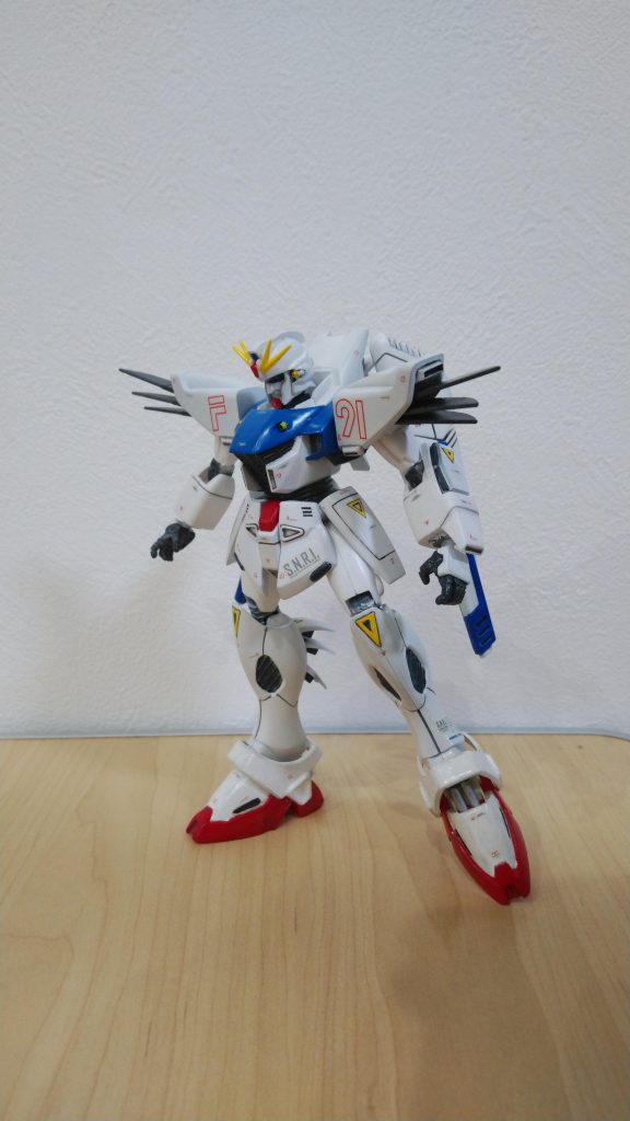 mepe フェイスオープン!当時のF91モチーフのキャラ達はほぼ全てフェイスオープン後に超パワーアップするという設定でしたね。