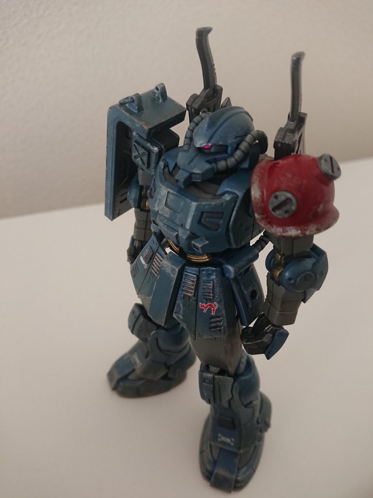 肩シールドにフック追加。色塗ってたら片方折れたけどそれはそれで有りかな