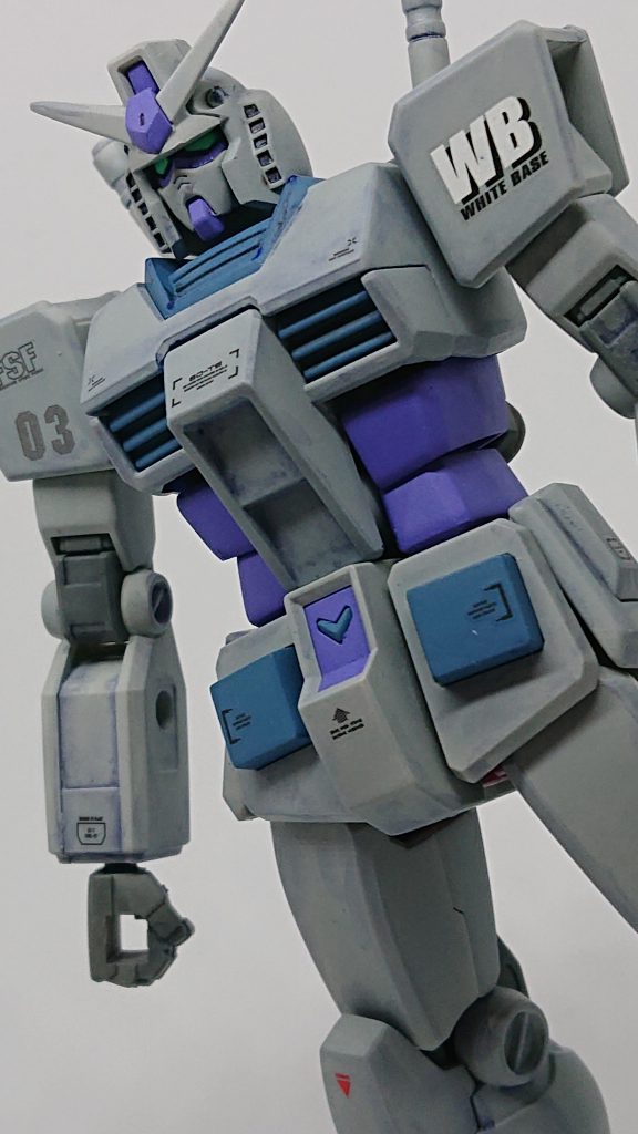 デカールをそれっぽく貼ってみた。