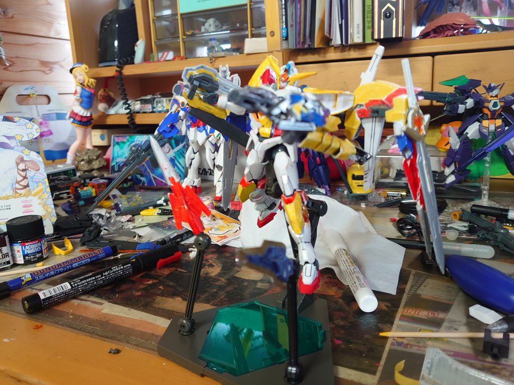 射撃武器及び遠隔操作武器にはGNハンドガン、GNキャノン、GNソードファング、GNガンファングを装備している