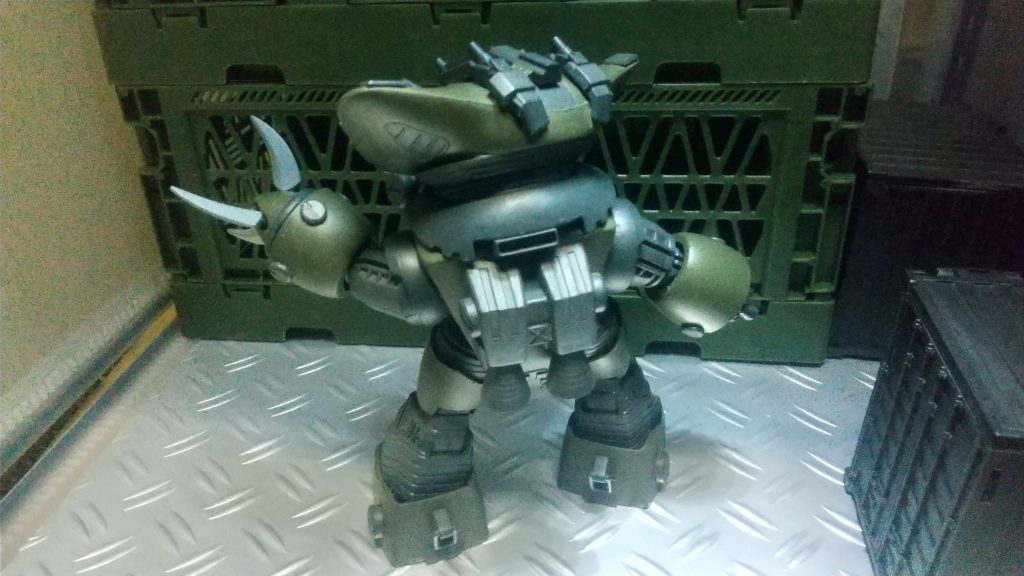 旧キットのアッガイとアッグガイのニコイチで作った機体ですがこちらはユニコーン出れなかったのでさすがにまだHG化されてませんね(笑)