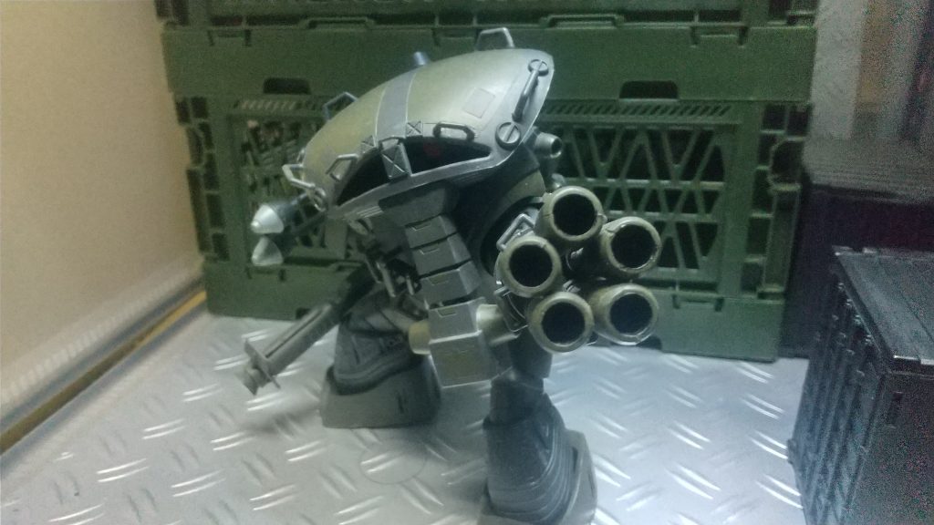 この機体の一番のお気に入り、５連装ロケットランチャー。