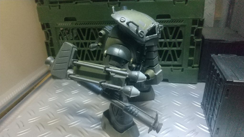 シュツルムファウストはこのまま発射する事も出来るがゾゴックが持って使う事も可能。と言うより他の機体は爪やドリルなので持てるのがゾゴックだけ(笑)