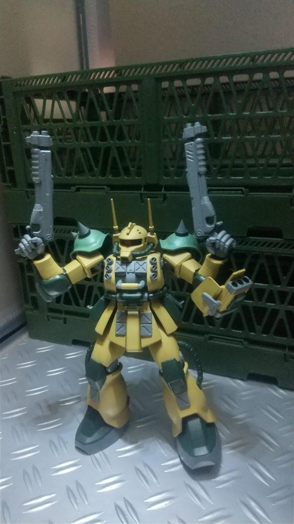 ショットガンの他にはランチャー、クラッカー、バルカン砲等のサブウェポンも装備。