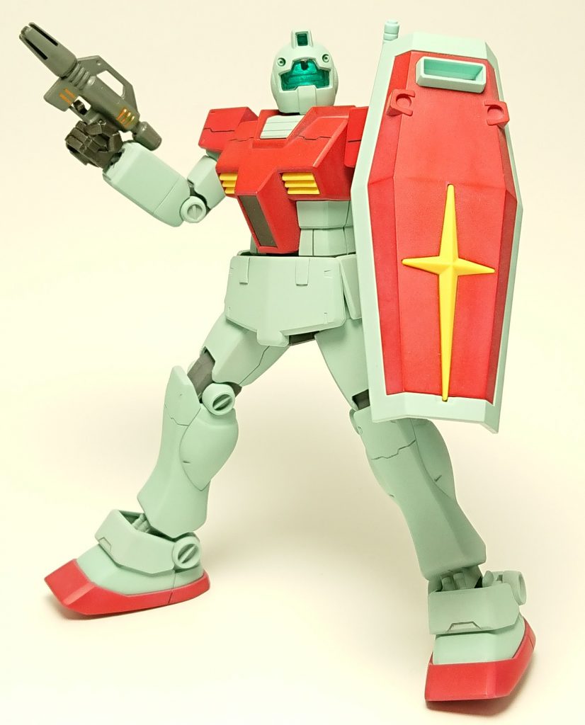 HGUCジムは低価格、シンプルな構成、消しやすい合わせ目等腕試しに持ってこいの優良キットですね。