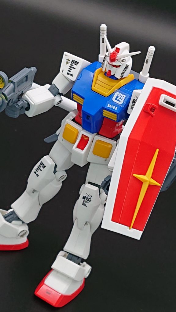 RX 78  ガンダムアンテナのところ 接着剤で塗装溶かしてしまってます 初心者あるあるです！ 