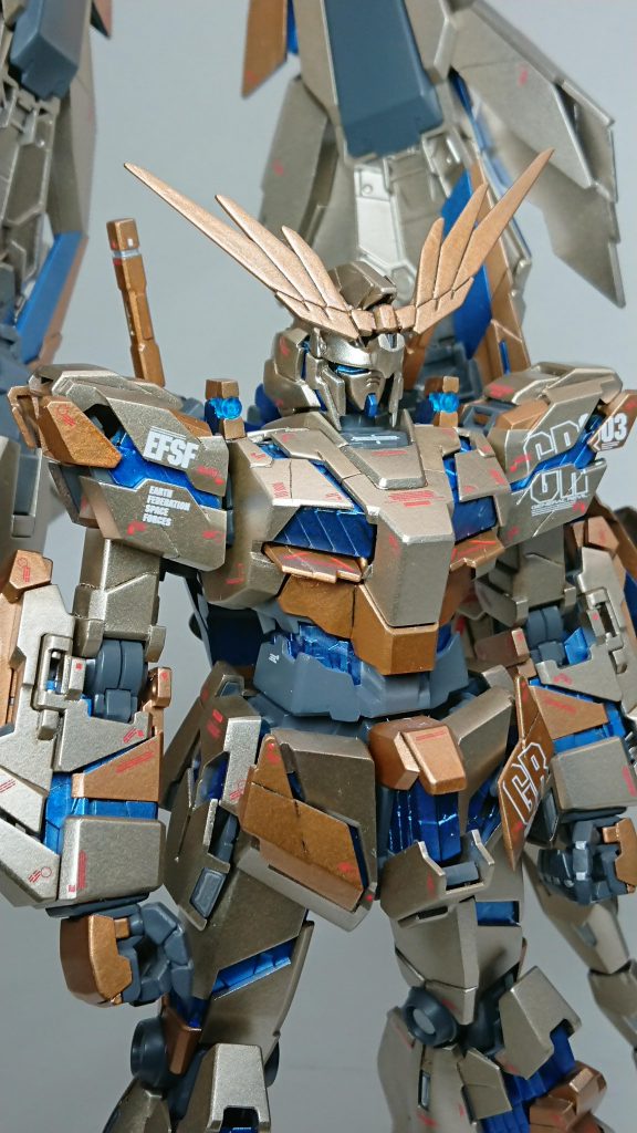 ゴールドは二色を使用してRGっぽく。サイコフレームはメタルカラーで塗装してます。