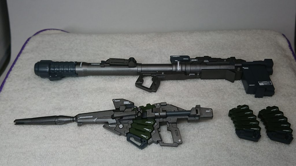 武装も作りましたけど劇中のイメージと違うので持たせてません。