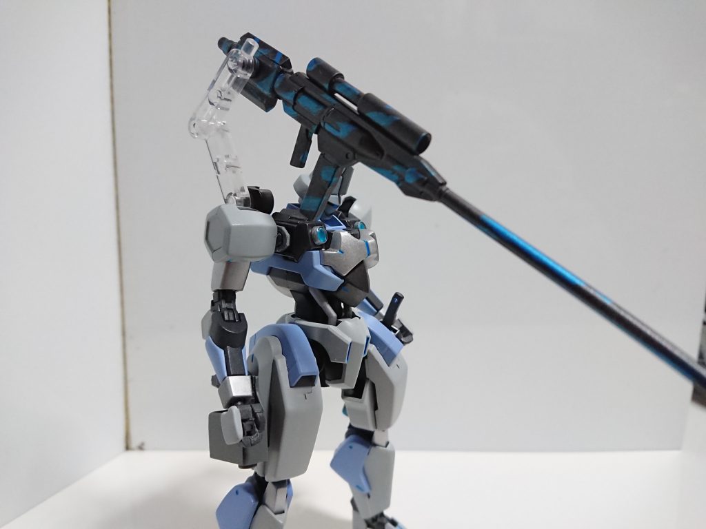 アームは何かに付属していたやつです。