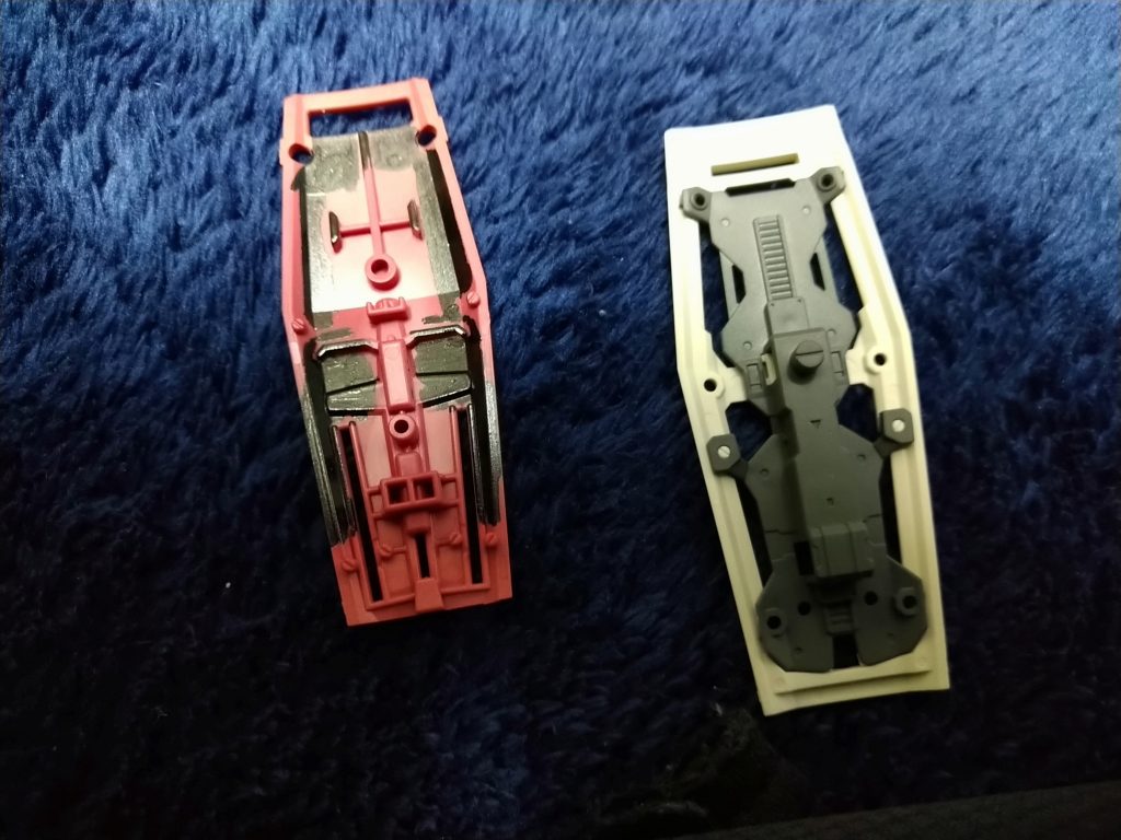 シールドの裏側を一部ブラック塗布