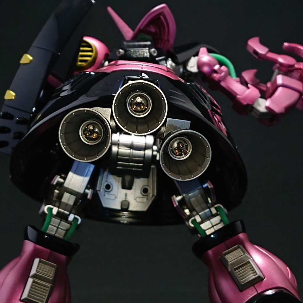 地味ですが...バーニア内部寂しかったので、ハイQさんのガンマズルを仕込んでみました