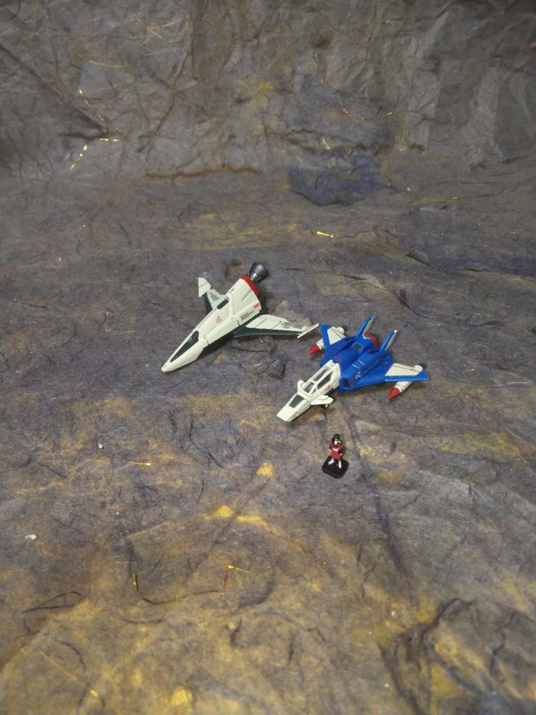 シルエットフライヤーとコアスプレンダーとフィギュア