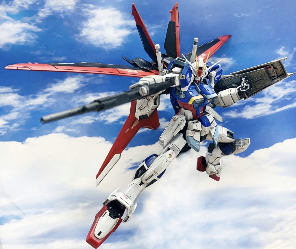 いやーっ!!本当に格好いい!ポージングさせたらテンション上がってしまいました!そして、このキットは1/144ですが変形合体機構がちゃんと再現されているのも大好きっす!笑