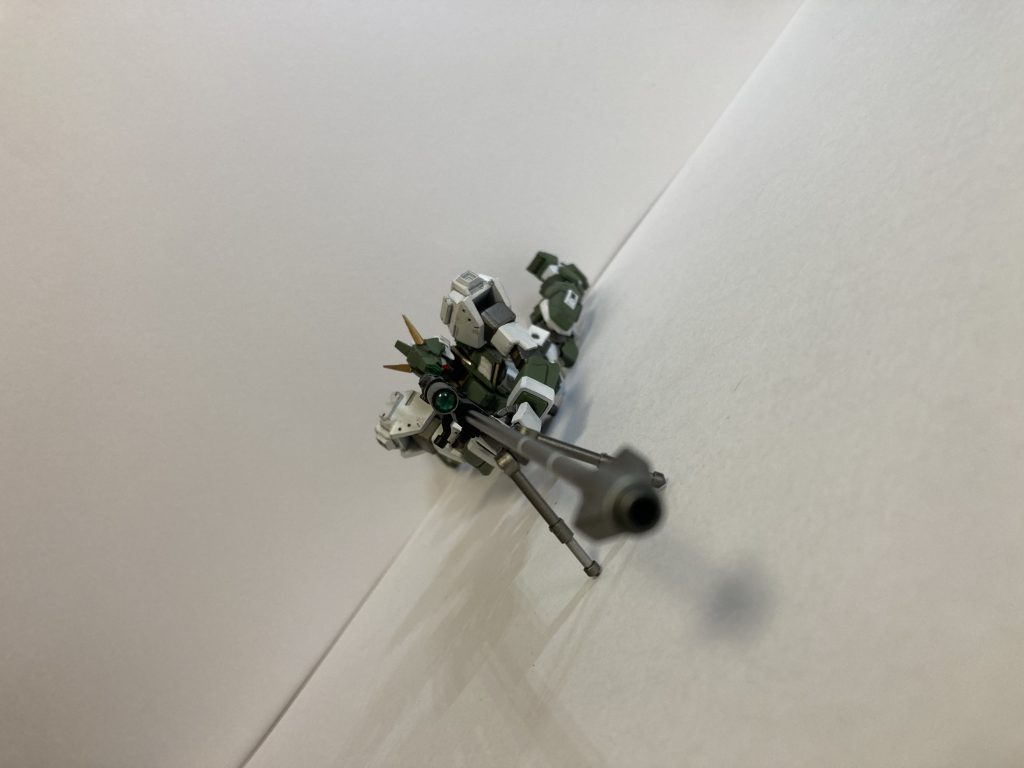 可動範囲が広いため伏せ撃ち狙撃が可能です!!これがしたくて腰の可動範囲をあげました笑笑