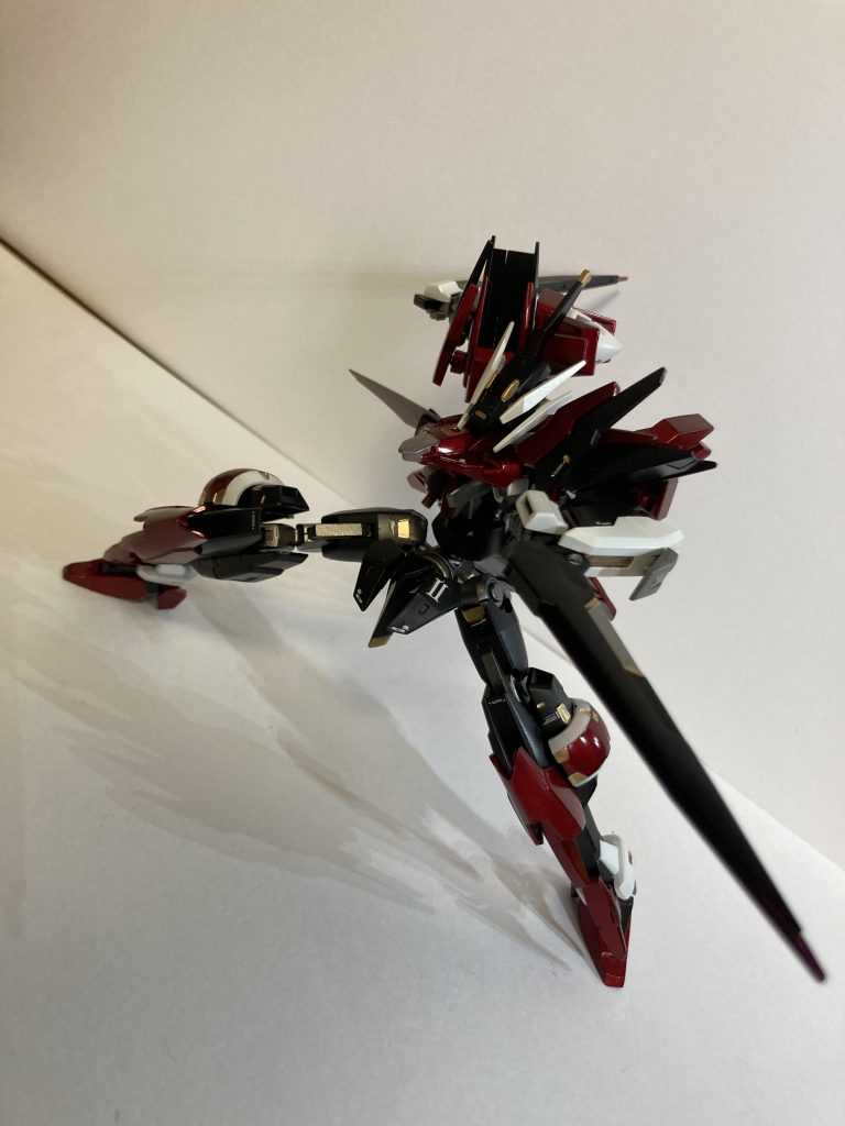 ヴェンデッタブレードで!! さっきの武装より弱いが取り回しがよく機動力とかなりあっています!ちなみに腰に装備してありスタビライザーとしても機能してます!