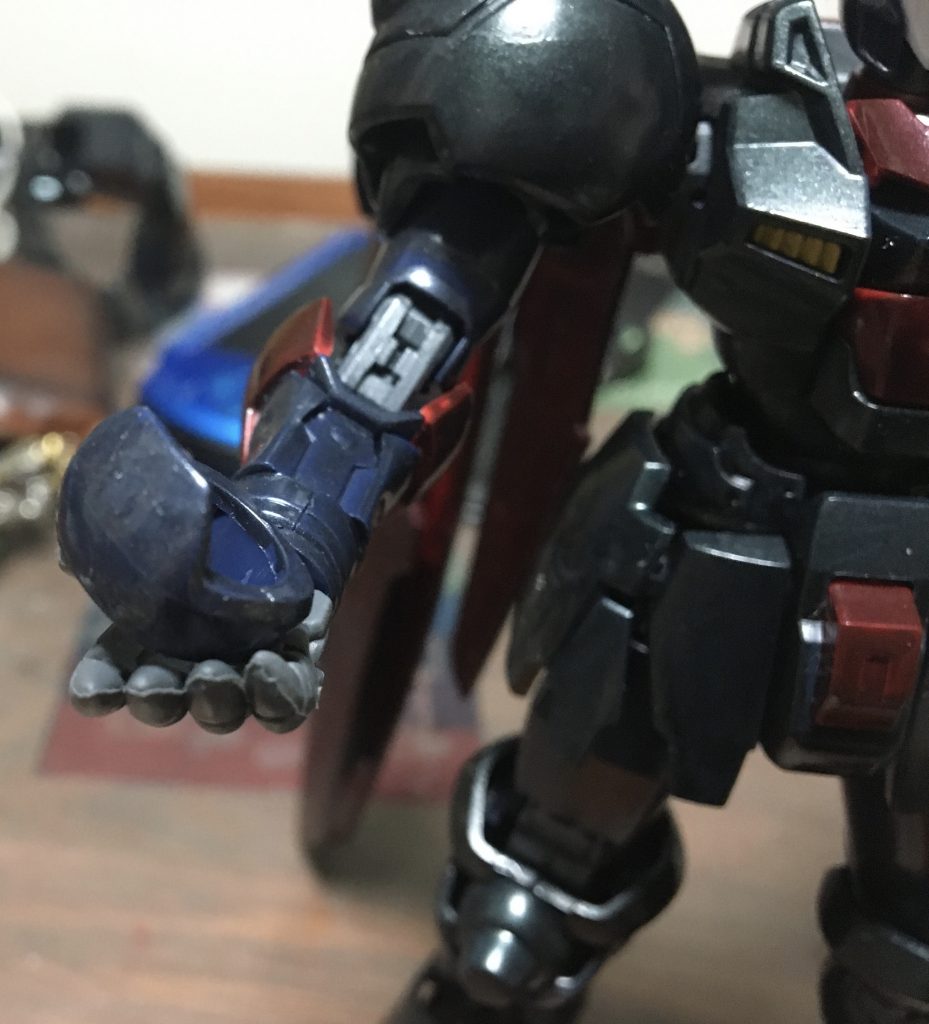 写真撮った後、手首パーツ付け忘れに気づきました…