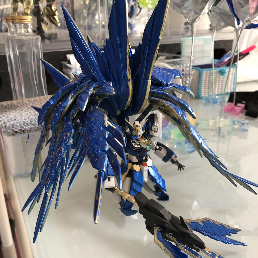 4倍マシの翼、重くて自立はできません。 