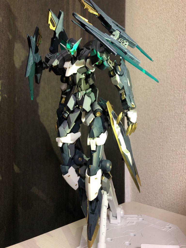 天空から降臨するかのポーズからの