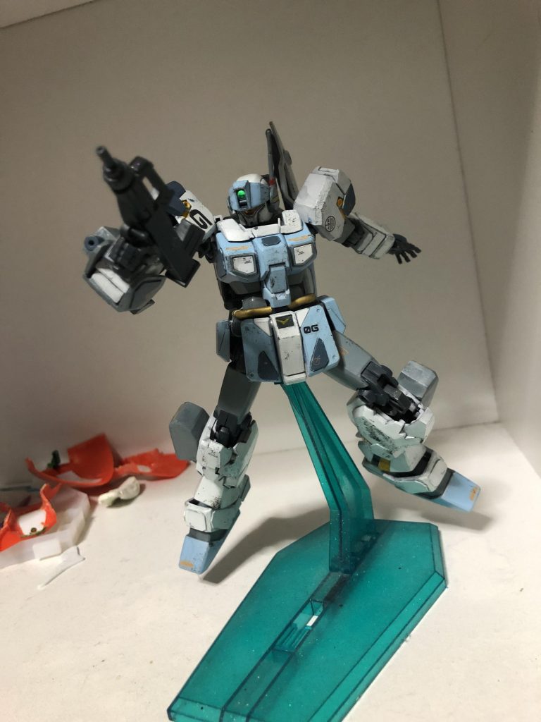 背面写真で言うの忘れたり付け忘れたりしてましたがシールド反対側のユニットにケンプのショットガンホルダーを加工してブルパップマシンガンを懸架できるようにしてます