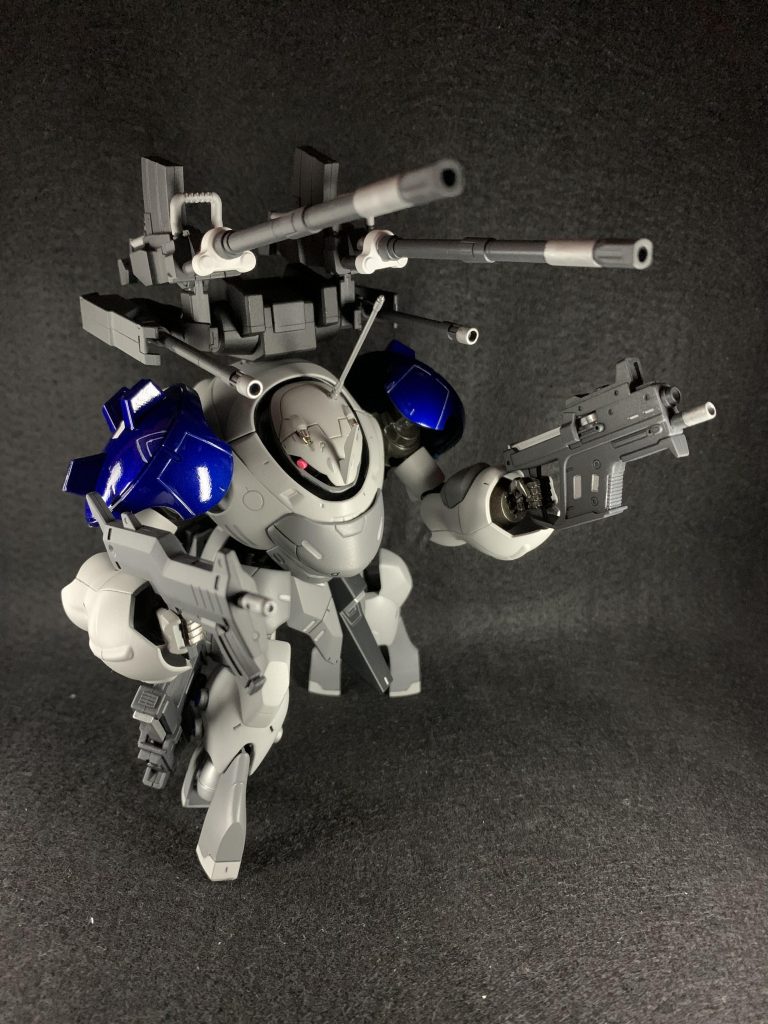 バックパックにはHGBCのイージーアームズから180mmキャノン×2と、MSオプションセット5の200mm砲×2の計4門を装備。
