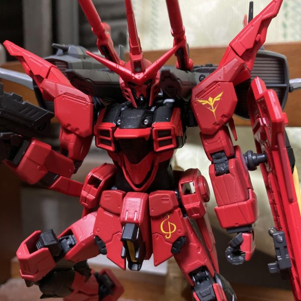 ジャスティスガンダム(サザビーカラー)