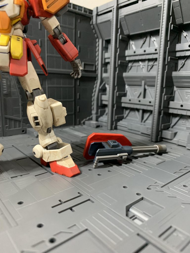 弾切れか…(ガトリングを外す)  