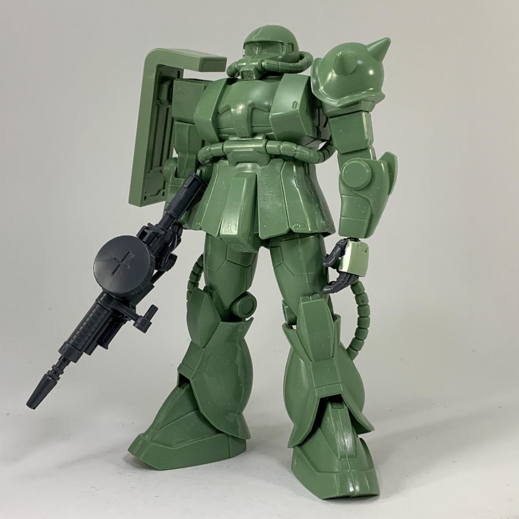 股関節と足首はアルミ線固定に変更。首位置を少し後ろに。武器とハンドパーツはHGザクF2から拝借しました。