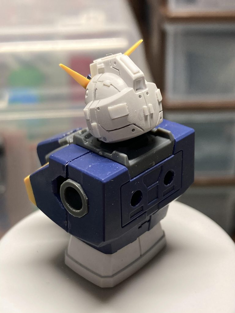 スジボリとプラ板ペタペタ