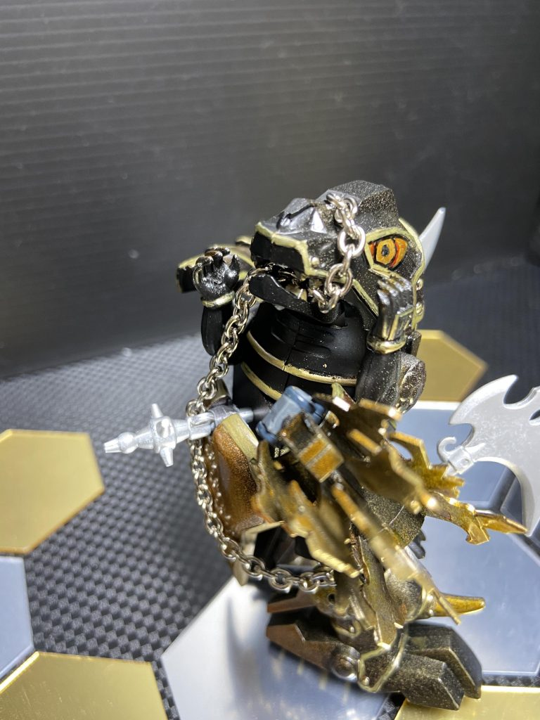 とはいえ封印を噛みちぎろうとはしております。