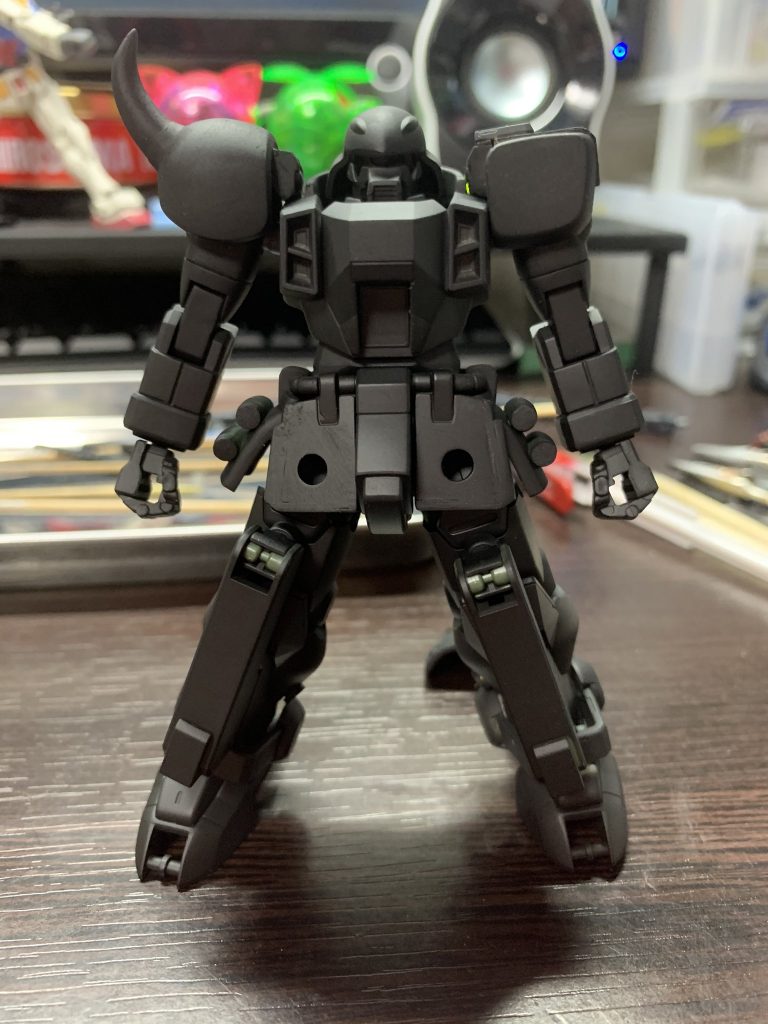 グレネード以外は全武装を外した状態。結構シンプルです