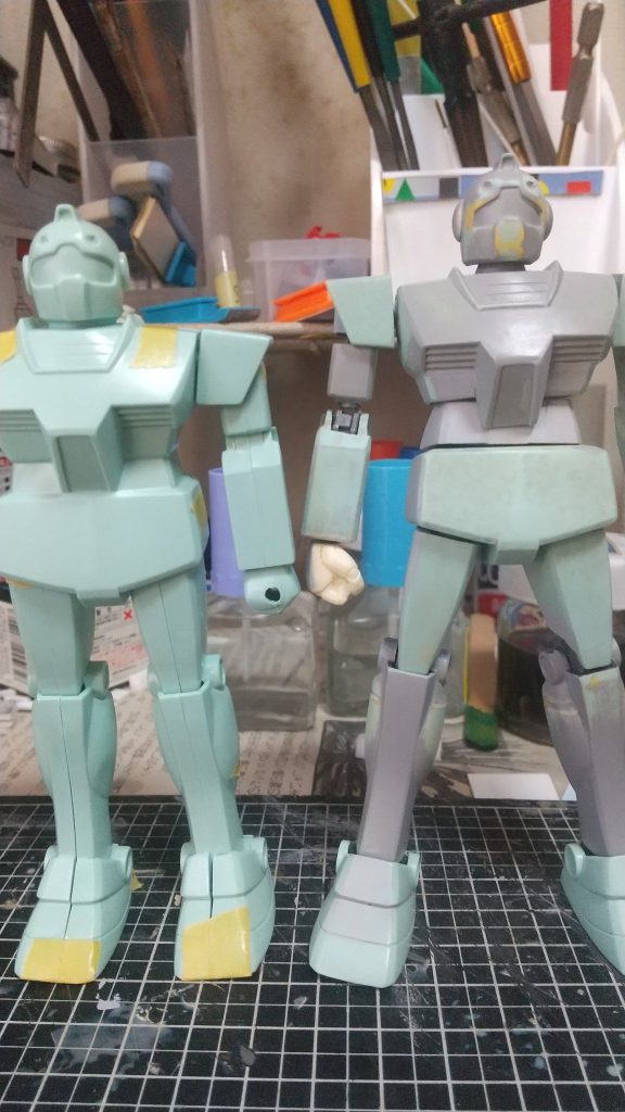 可動優先の為に腰アーマー分割とパーツ切り欠きはしない縛りでしたのでプロポーションが変わってしまいましたこれはこれで良しとして、次作る時は可動よりプロポーション優先でいきます