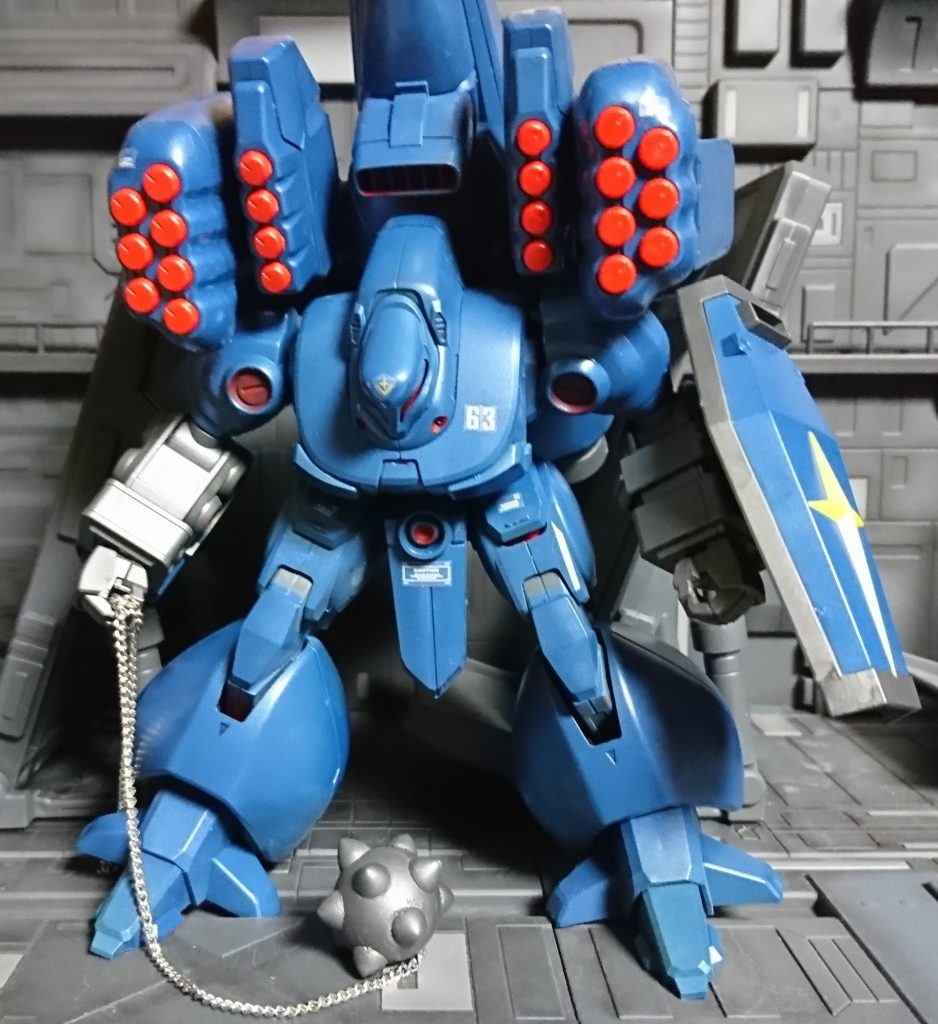 ズサはガッシャ系というのをどこかで見て改造してる人もいたのでガッシャハンマーのかわりに武器セットのガンダムハンマー装備