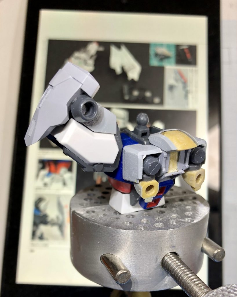 最初はフライトユニットを取り付けられる様に穴を開けてたのですが強度不足の為断念しました