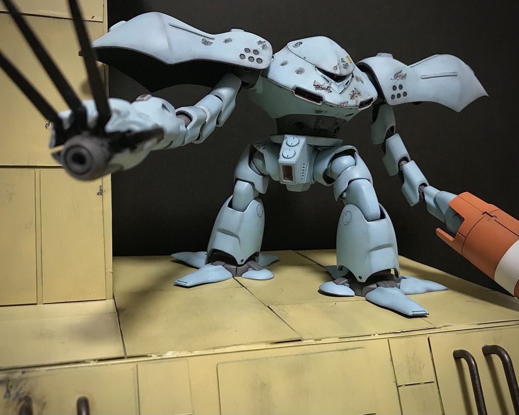 ジオラマ?と言える出来では無いですが、アレックスを載せたシャトル打ち上げを阻止しようとしているワンシーンにて「間に合いません!強行します!」と言って突撃をかけるアンディ機がやられるシーンを再現したかった‥