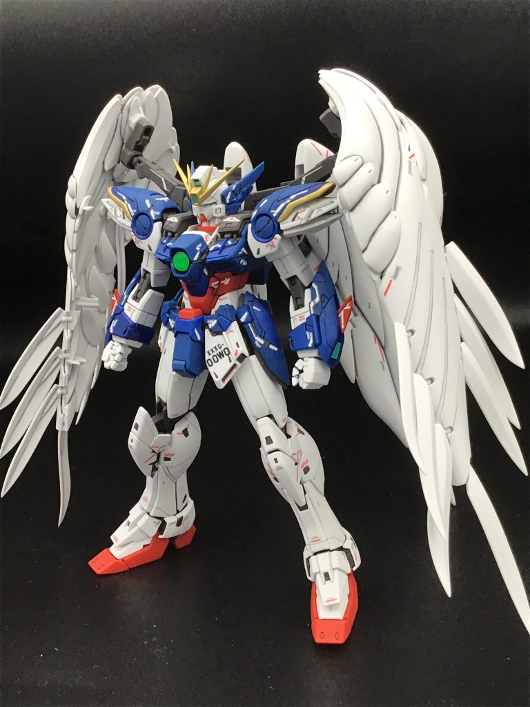 ブルーの装甲は2色に分かれてますが、結構明暗が大きい色合いだったので、好みで「よく見たらコレ2色じゃない?」ってなりそうな程度に抑えてます。