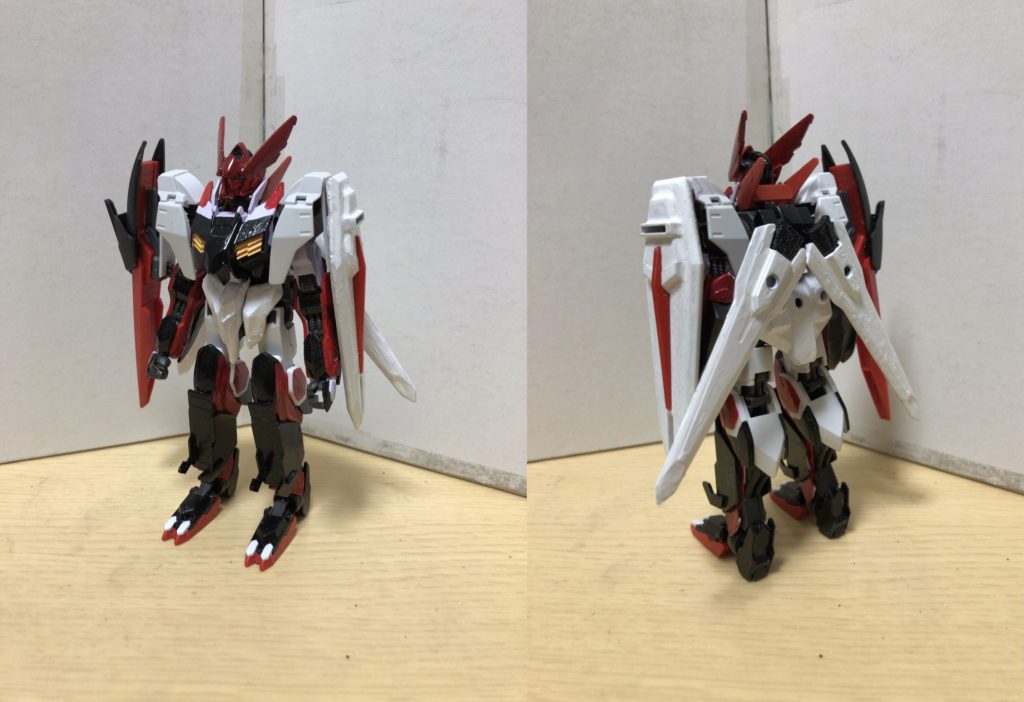 ヴェスペルビアユースティティアモード(フロント&リア)高い防御力を有するモード。ゲシュマイディッヒ･パンツァーの技術に目をつけた開発者たちが応用した代物を装備させ、機体全体を覆うフィールドとして展開出来るようにした。そのおかげで