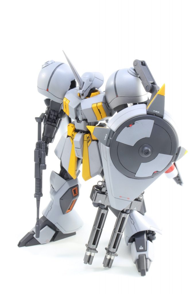 特に思い入れの無い機体なのに、素組みして何となくのノリで作り始めてしまったことと、資格の勉強やら、子供達の体調不良やら残業やらが続き、製作開始から4ヶ月が経ってしまい、もうモチベーションはほぼ0でした…泣写真撮影もほぼ同じアングル&黒背景適当に拵えてやったのでもう酷い出来の写真になっています、、、白背景安定でした…とりあえず完成させたことと、新しいことにたくさんチャレンジは出来たので良かったです。