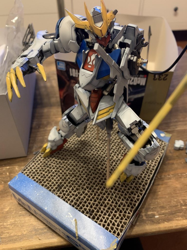 とりあえず塗装。ガイアのメカサフスーパーヘヴィからの立ち上げ。ヘキサホワイト、NASCAフレイムレッド、エヴァイエロー、ブルーは色々混ぜて忘れました。