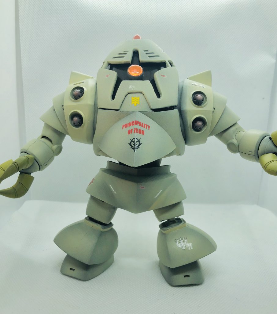 脚も伸びます。ビヨーン。