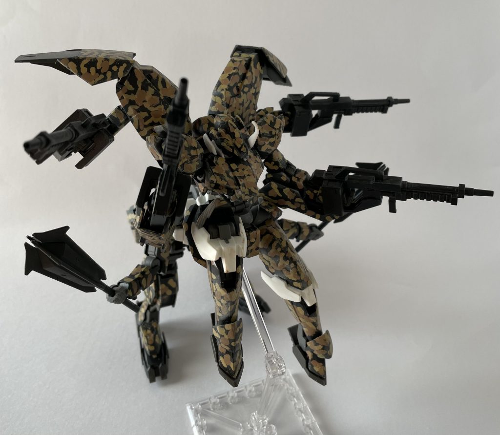 この塗装はすべて筆塗りです自衛隊の防暑服を参考にしました