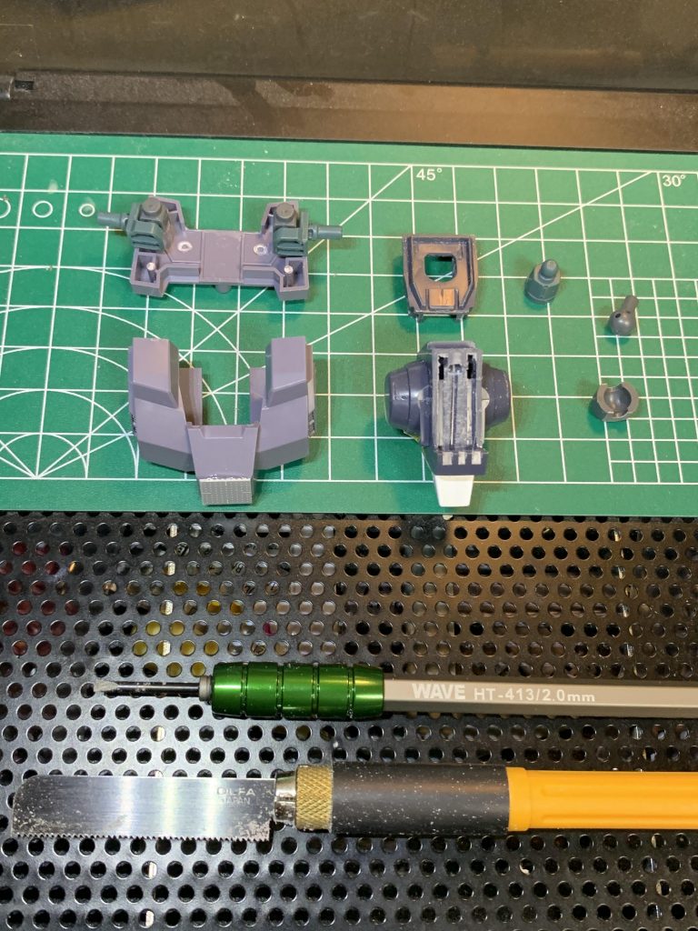 胴体の後ハメ加工。